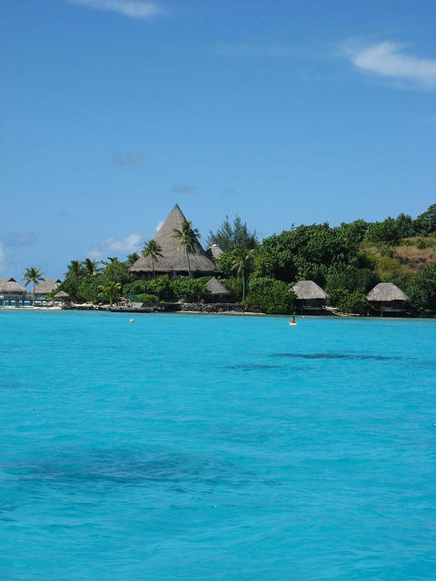 only guest with rooms here are allowed on this island